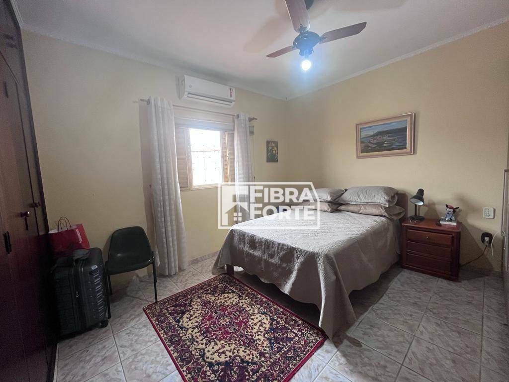 Casa à venda com 3 quartos, 179m² - Foto 11