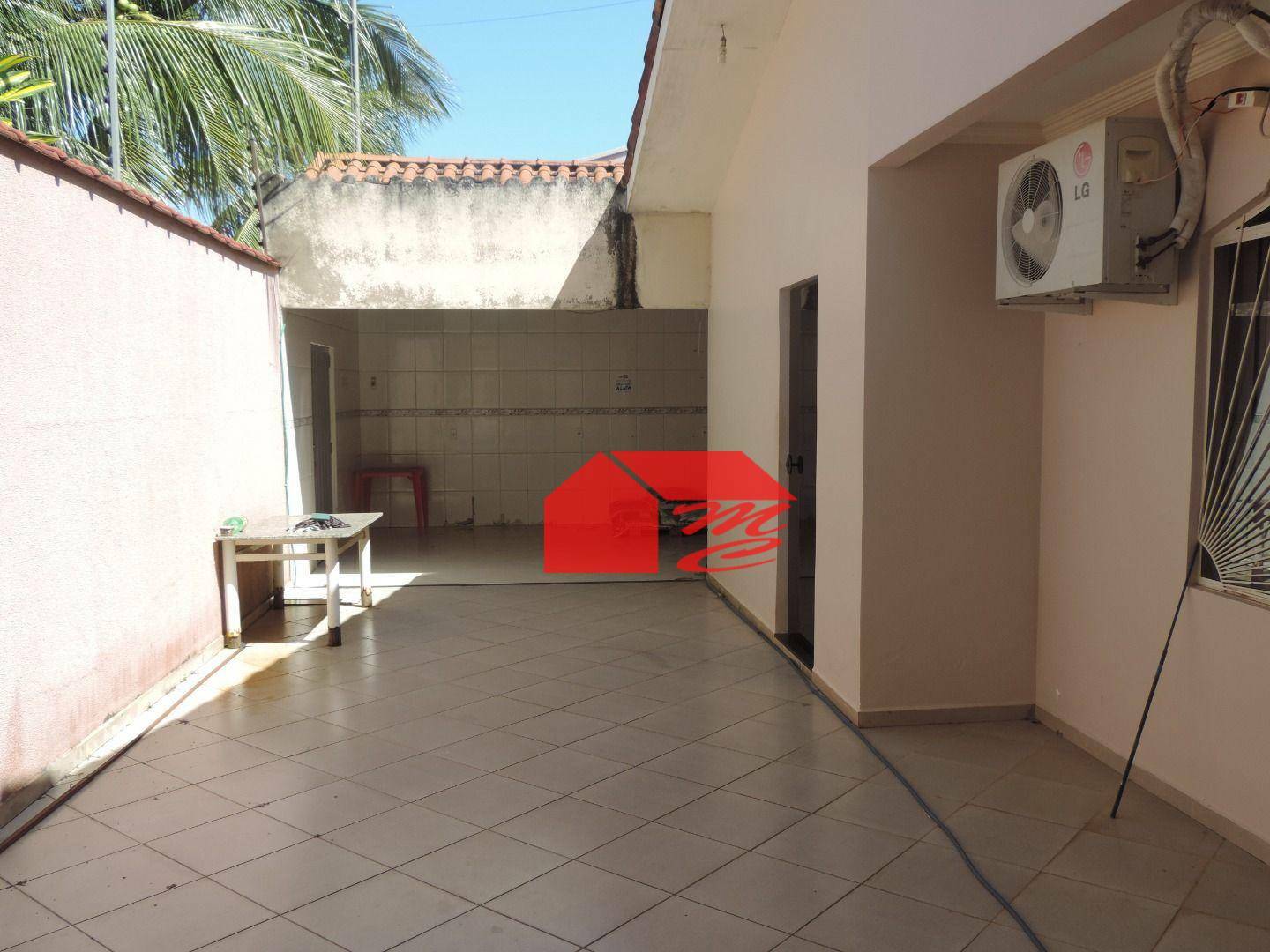 Casa à venda com 3 quartos, 220m² - Foto 8