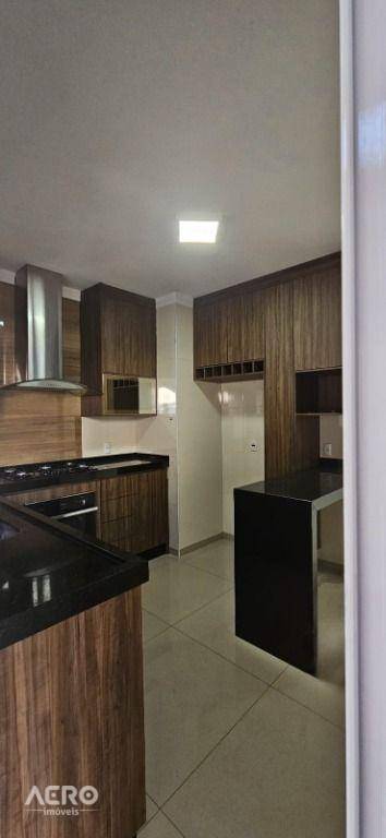 Casa à venda com 3 quartos, 197m² - Foto 5