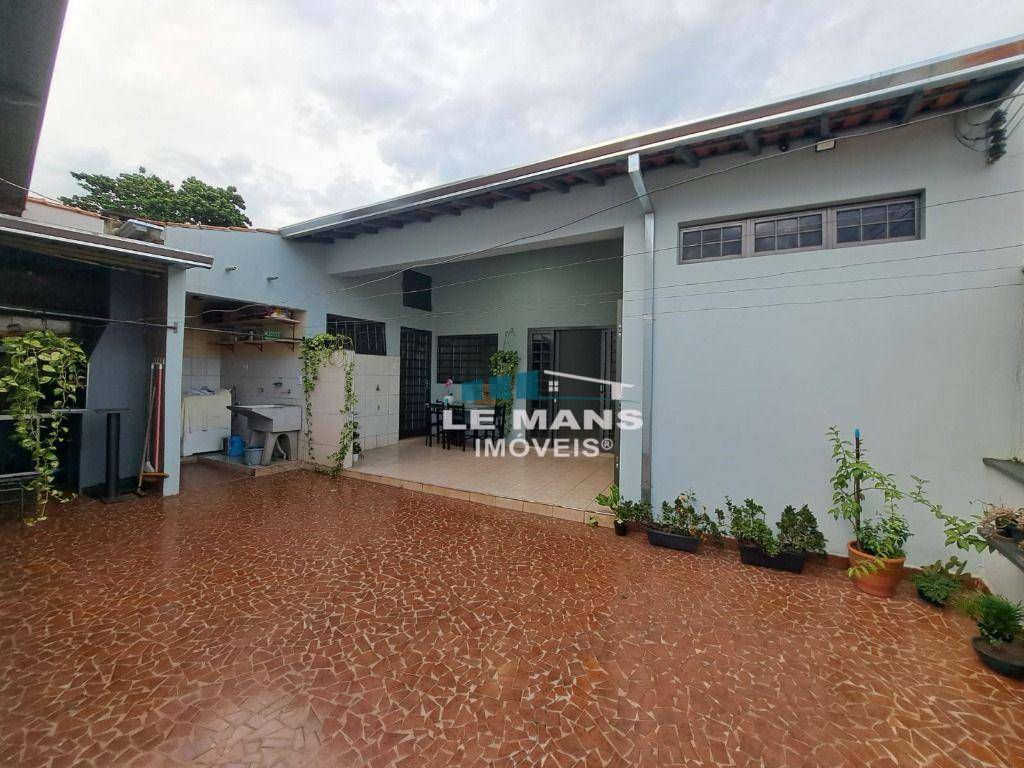 Casa à venda com 4 quartos, 250m² - Foto 17