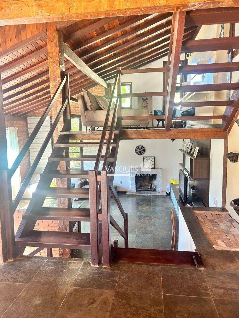 Casa à venda com 4 quartos, 210m² - Foto 6