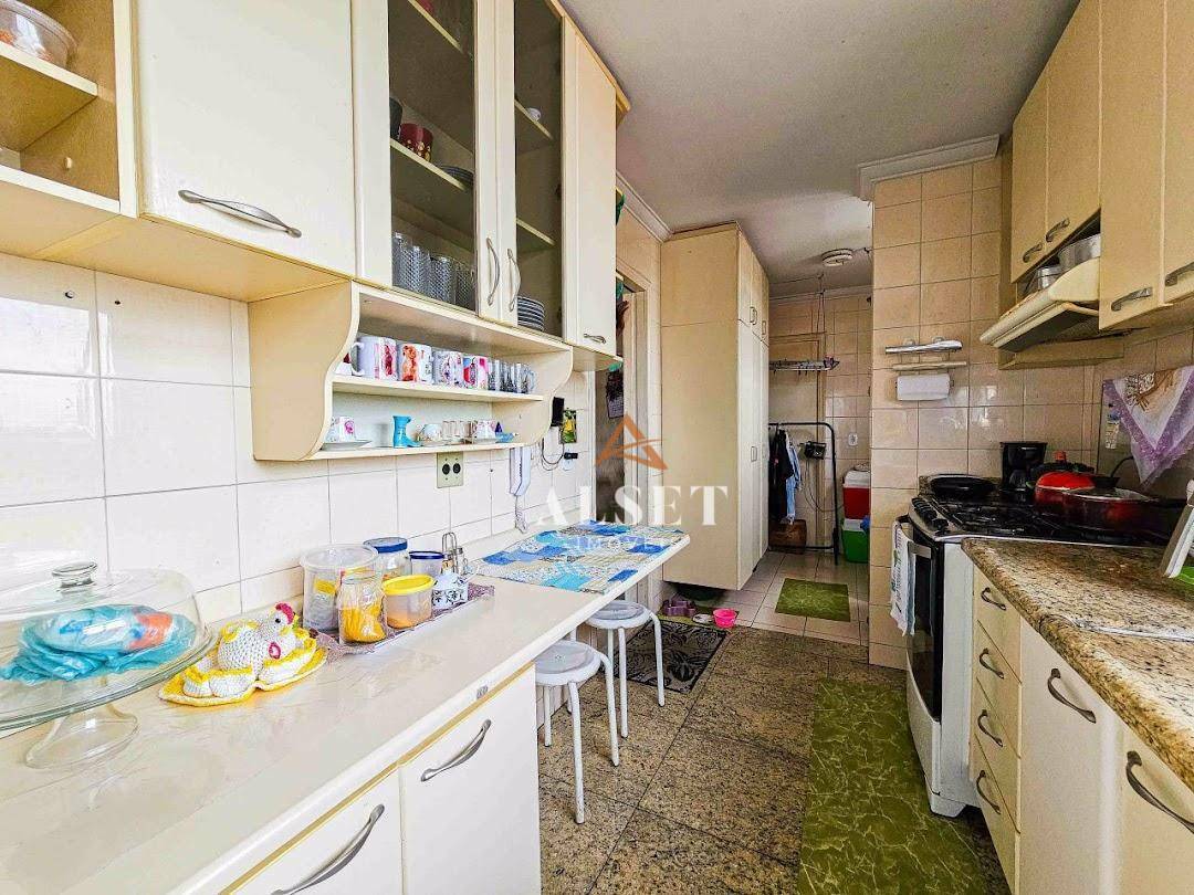 Apartamento à venda com 3 quartos, 86m² - Foto 32