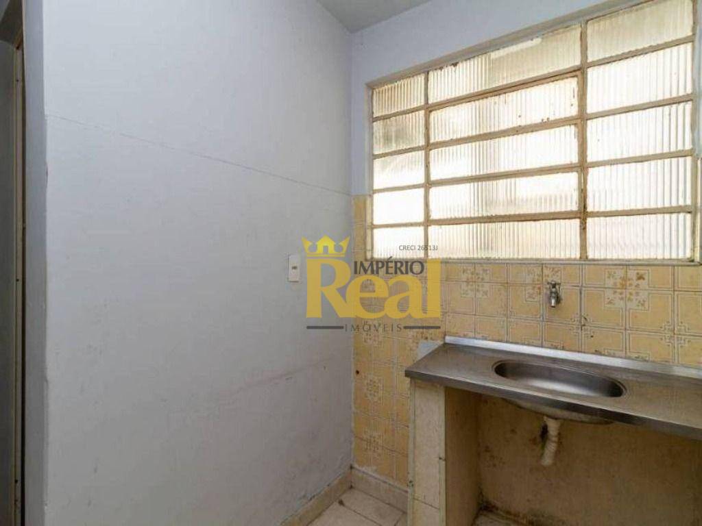 Casa para alugar com 3 quartos, 400m² - Foto 35