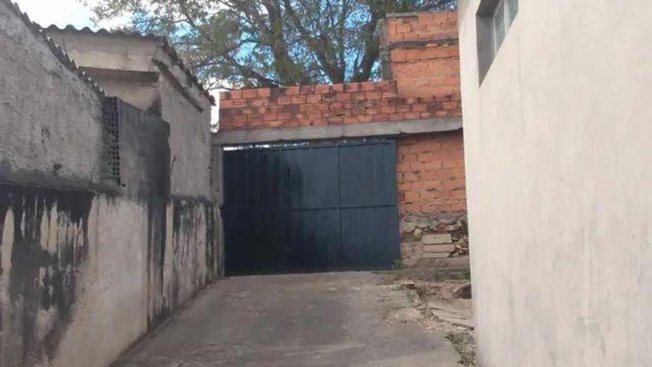 Casa à venda com 2 quartos, 300m² - Foto 20