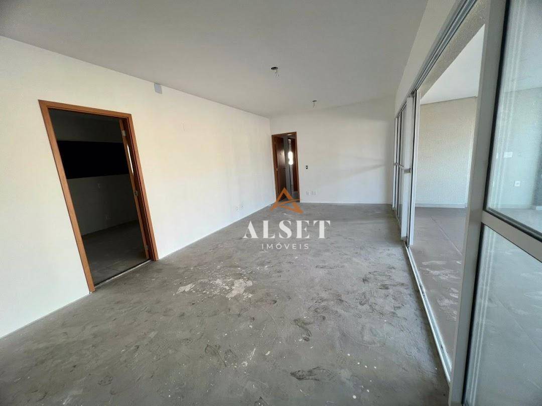 Apartamento à venda com 3 quartos, 134m² - Foto 2