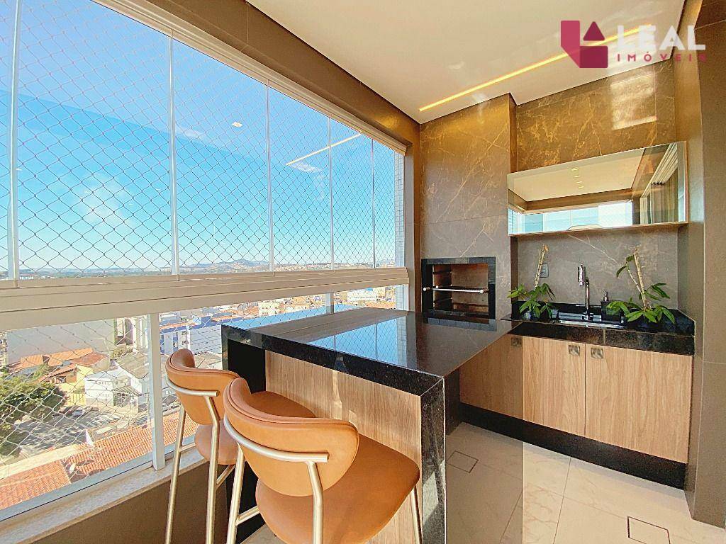 Apartamento à venda com 3 quartos, 134m² - Foto 4