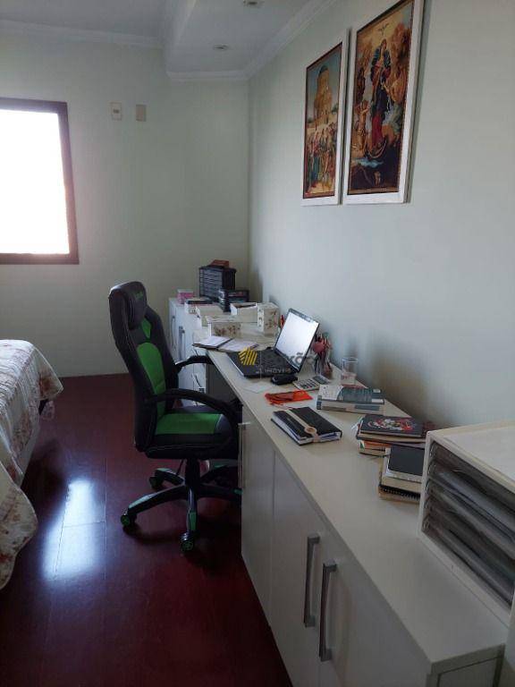 Apartamento à venda com 4 quartos, 226m² - Foto 3