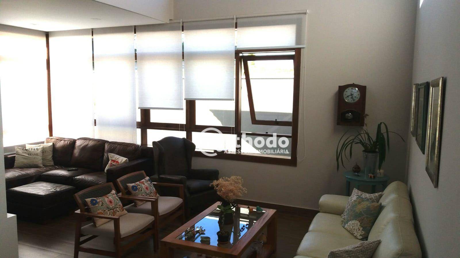 Casa de Condomínio à venda com 3 quartos, 205m² - Foto 2