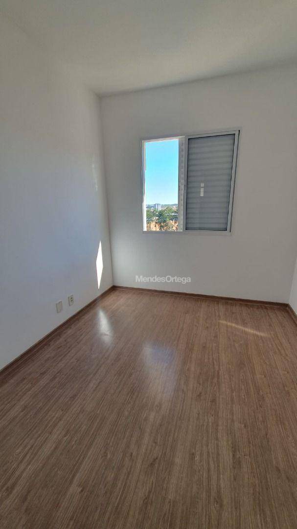 Apartamento para alugar com 3 quartos, 74m² - Foto 11