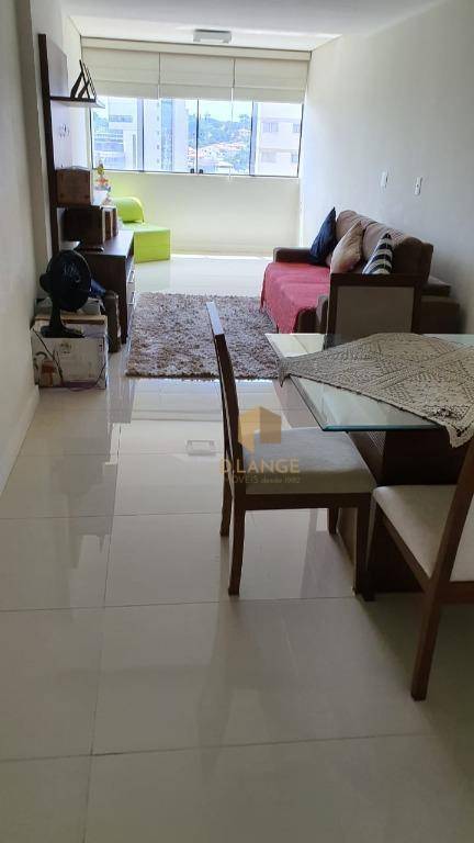 Apartamento à venda com 3 quartos, 107m² - Foto 8