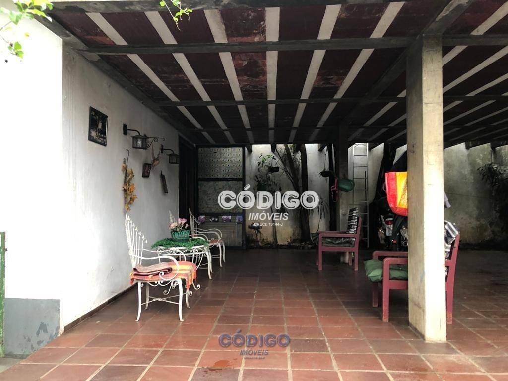 Casa à venda e aluguel com 4 quartos, 300m² - Foto 5