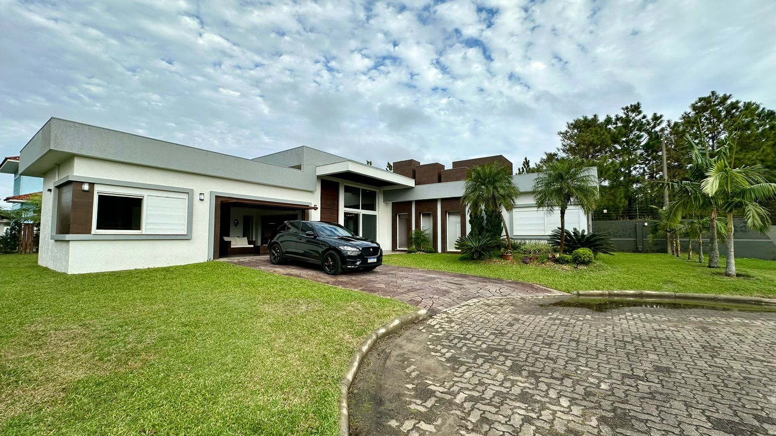 Casa de Condomínio à venda com 4 quartos, 240m² - Foto 2