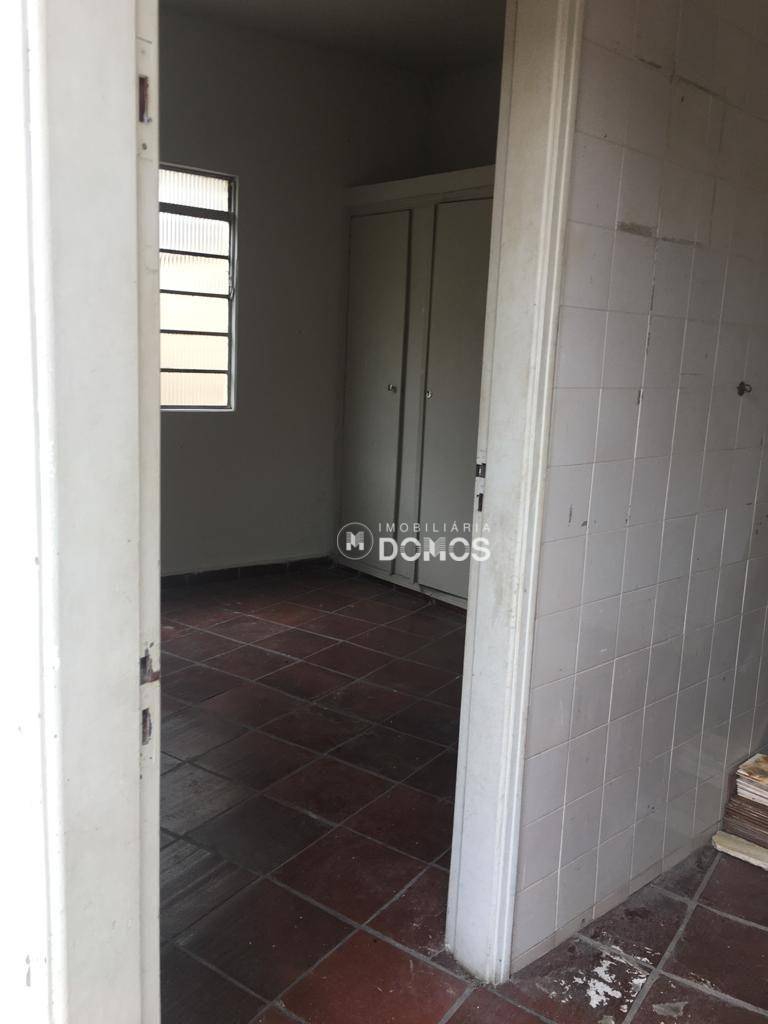 Casa para alugar com 3 quartos, 200m² - Foto 7