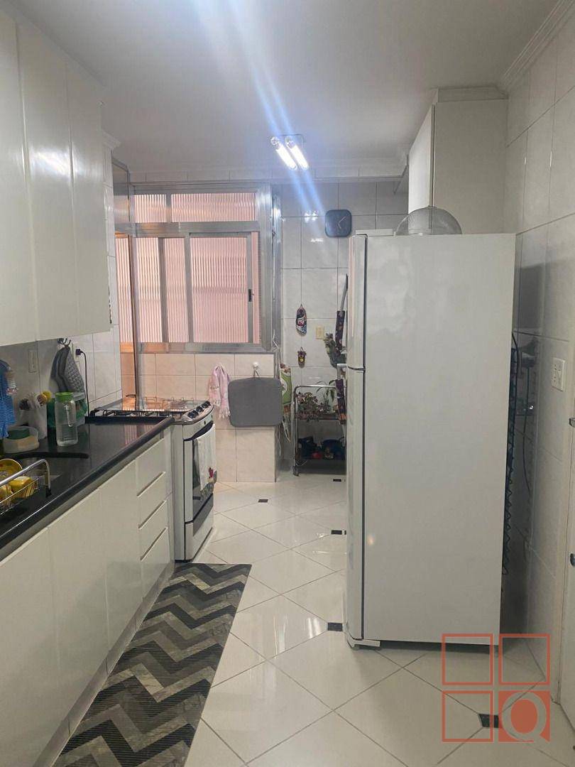 Apartamento à venda com 3 quartos, 133m² - Foto 3