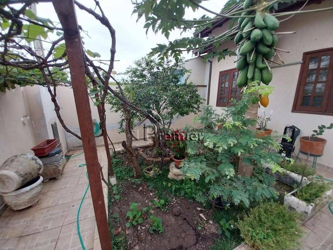 Casa à venda com 4 quartos, 150m² - Foto 2