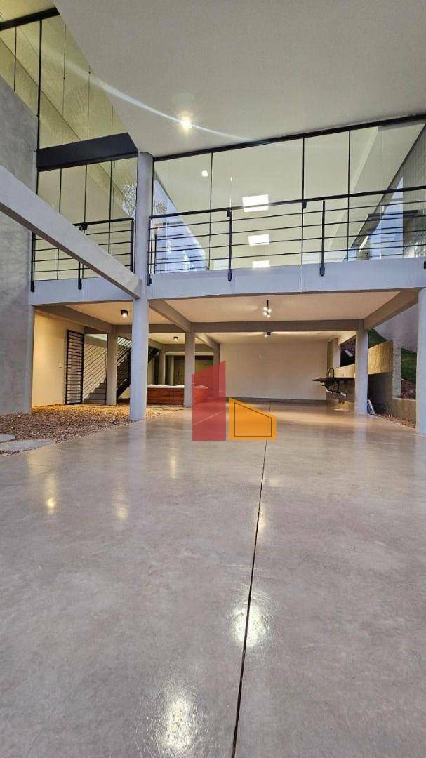 Casa à venda com 3 quartos, 342m² - Foto 5