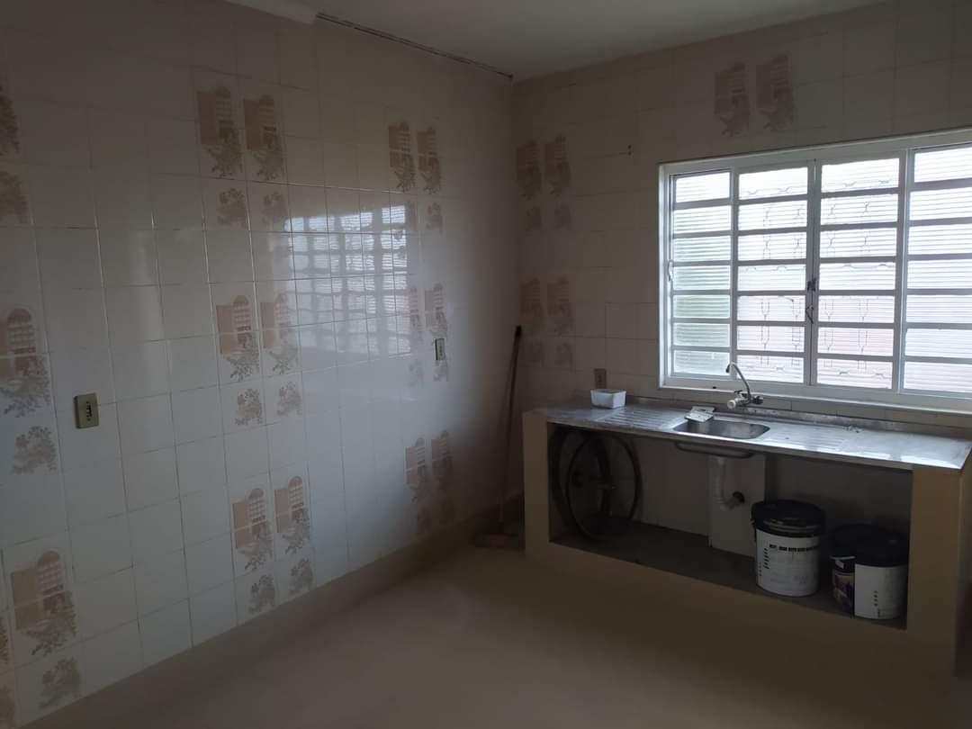 Casa à venda com 4 quartos, 300m² - Foto 4