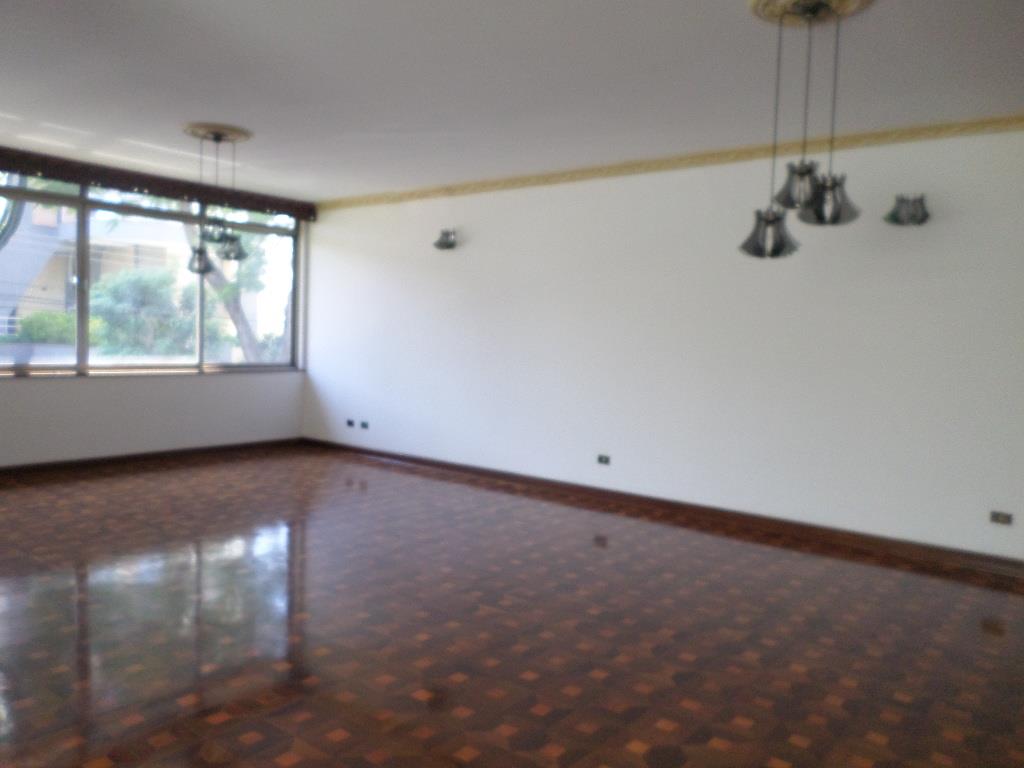 Casa à venda e aluguel com 3 quartos, 350m² - Foto 3