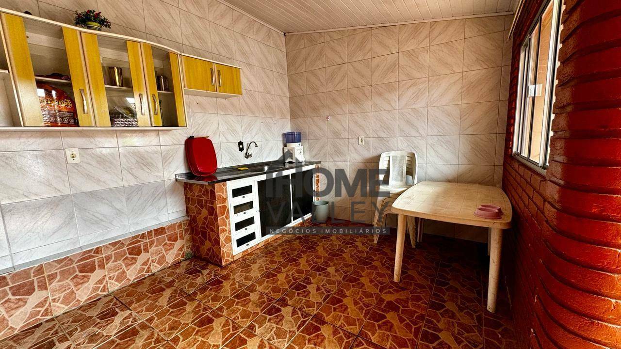 Casa à venda com 3 quartos, 180m² - Foto 3