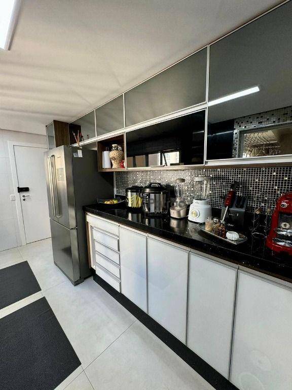 Apartamento à venda com 3 quartos, 155m² - Foto 31