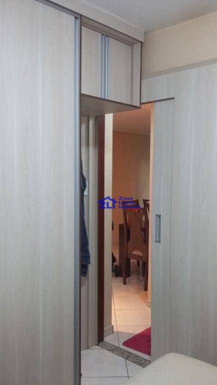 Apartamento à venda com 2 quartos, 60m² - Foto 17