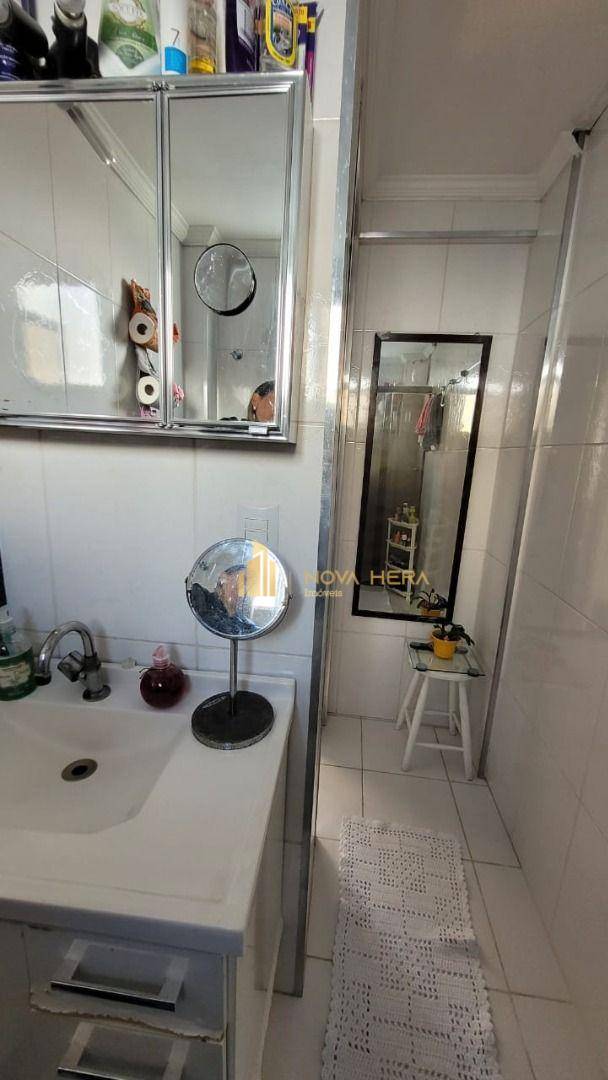 Apartamento à venda com 2 quartos, 68m² - Foto 3