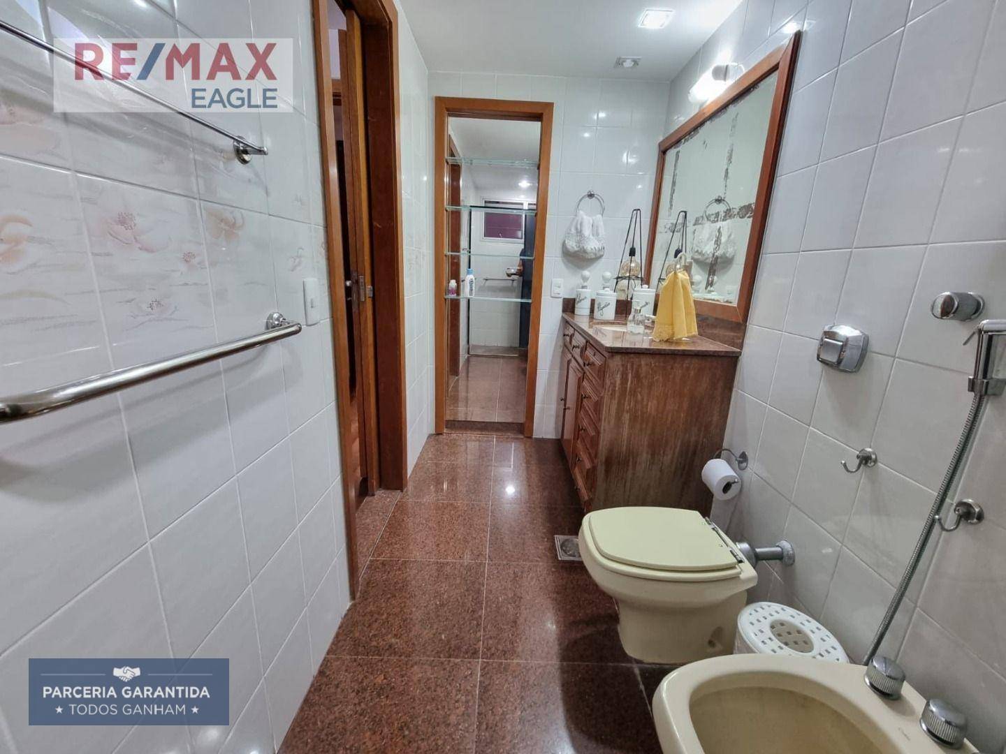 Cobertura à venda com 4 quartos, 350m² - Foto 19