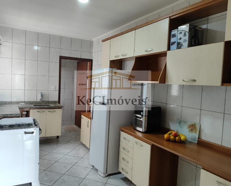 Apartamento à venda com 2 quartos, 72m² - Foto 3