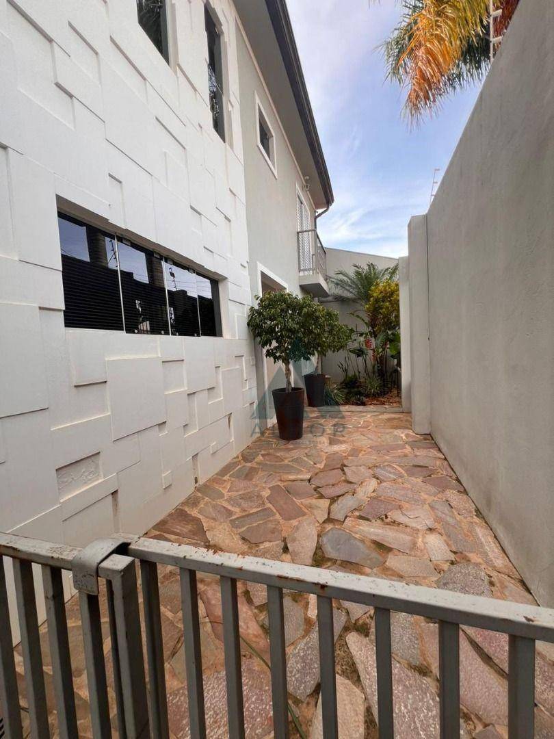 Casa, 3 quartos, 181 m² - Foto 2