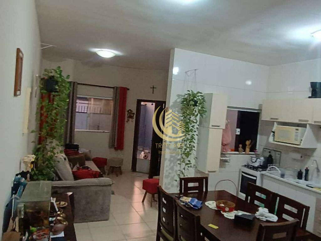 Casa à venda com 2 quartos, 100m² - Foto 5