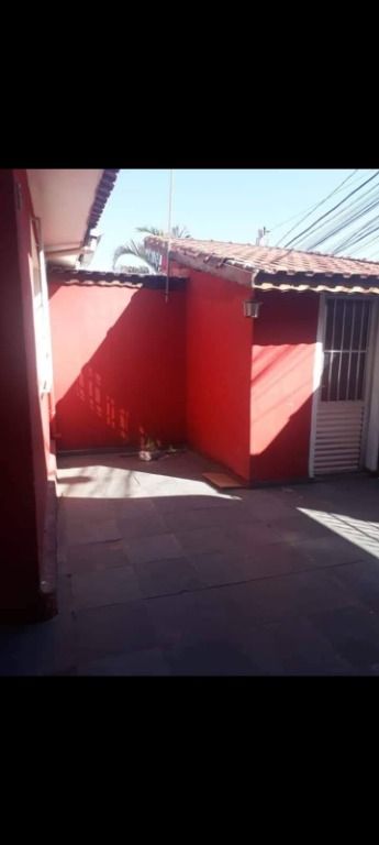 Casa à venda com 5 quartos, 260m² - Foto 3