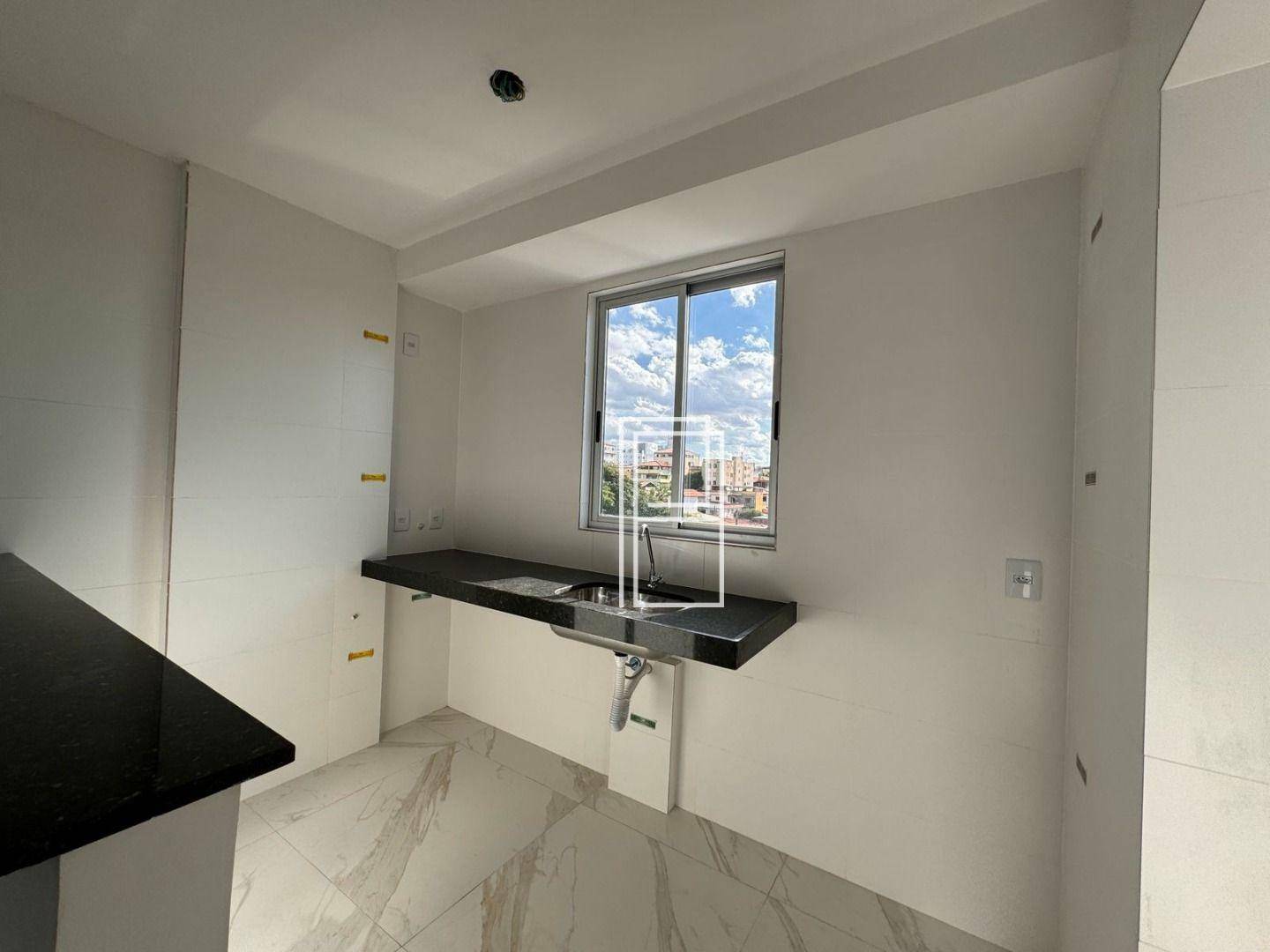 Apartamento à venda com 3 quartos, 77m² - Foto 4