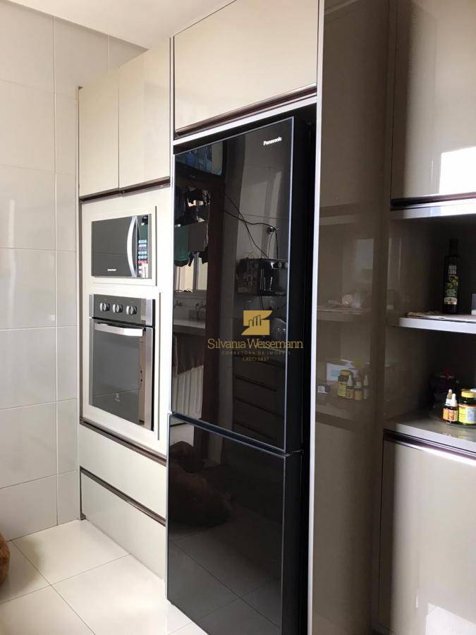 Apartamento à venda com 3 quartos, 134m² - Foto 9