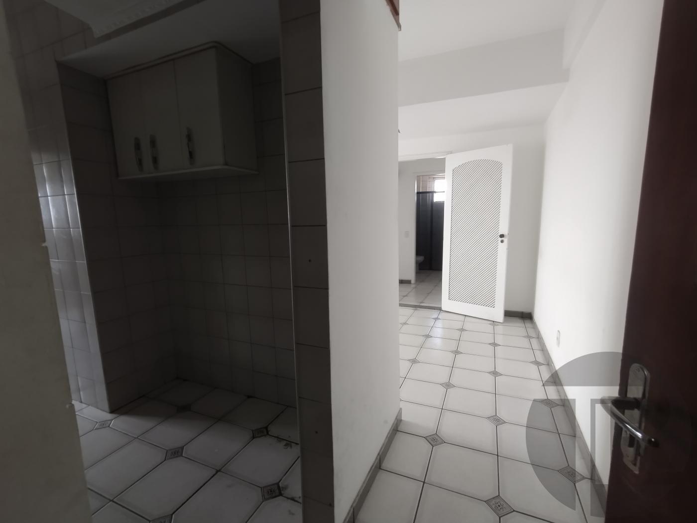 Apartamento para alugar com 2 quartos, 68m² - Foto 4