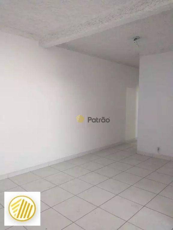 Apartamento à venda com 2 quartos, 74m² - Foto 3