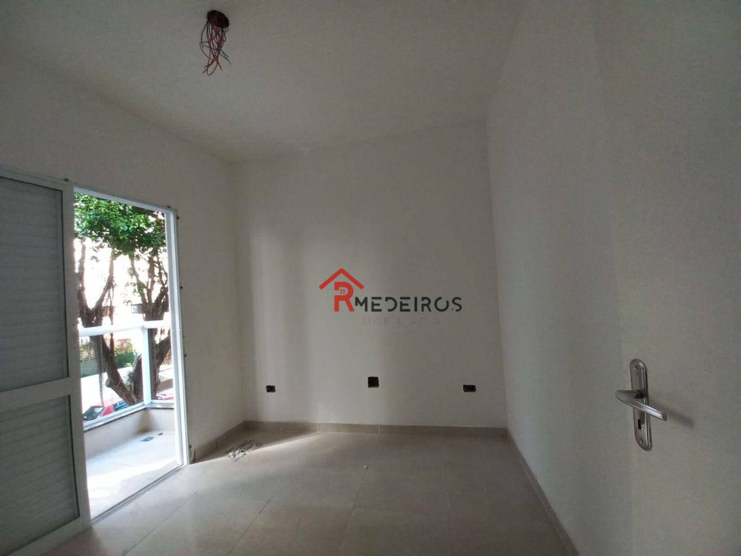 Casa à venda com 2 quartos, 54m² - Foto 18