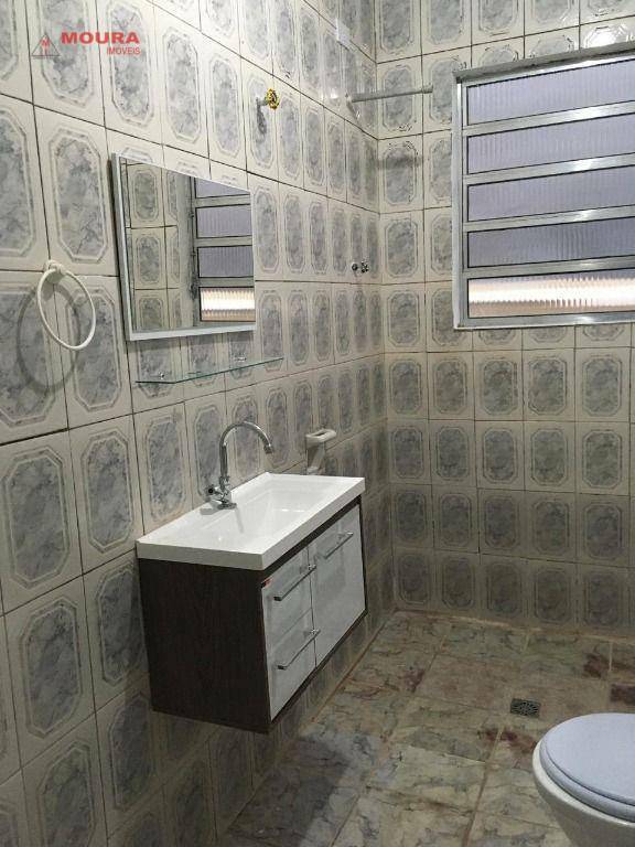 Casa à venda com 6 quartos, 225m² - Foto 2