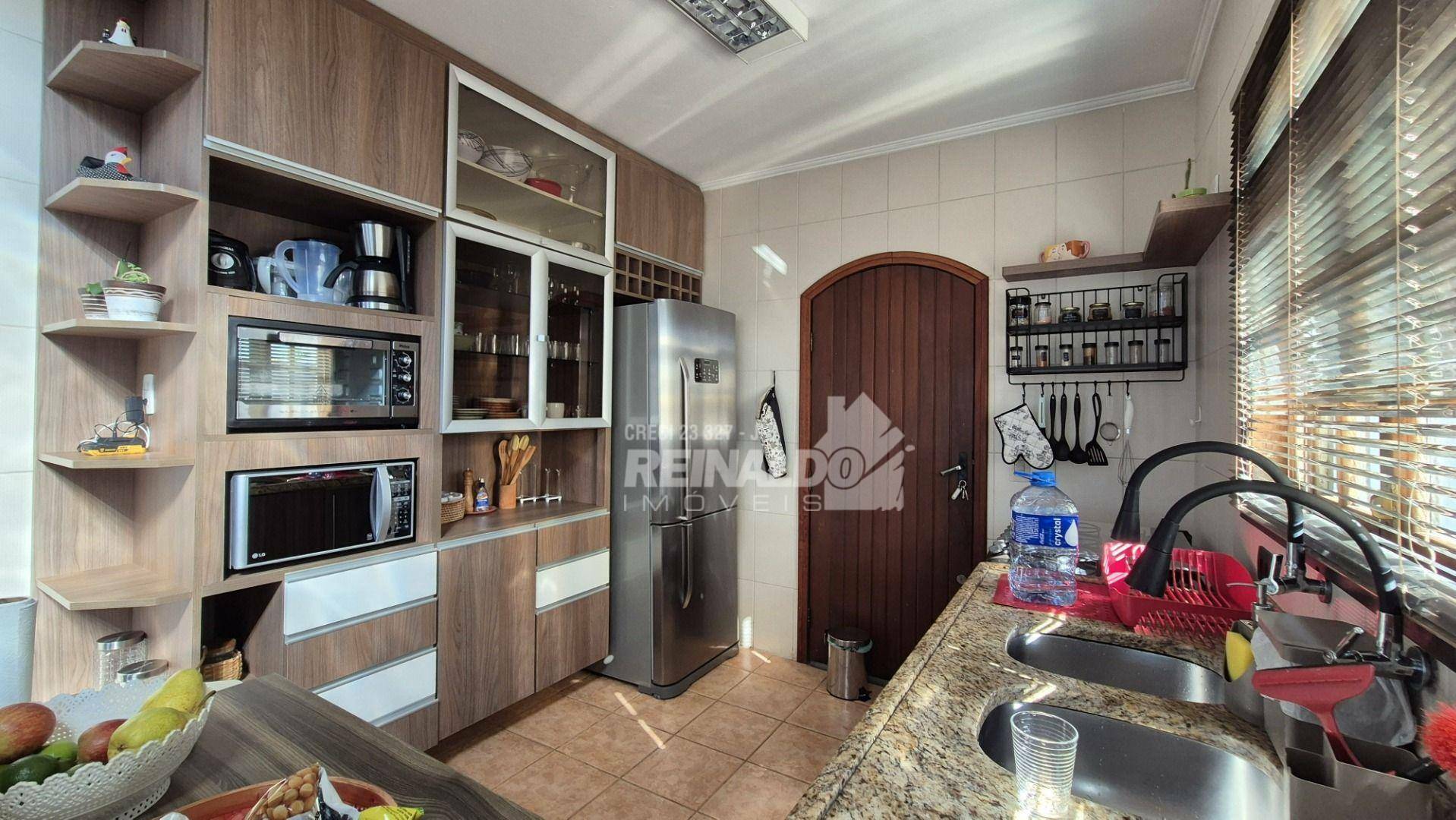 Casa de Condomínio para alugar com 4 quartos, 239m² - Foto 8