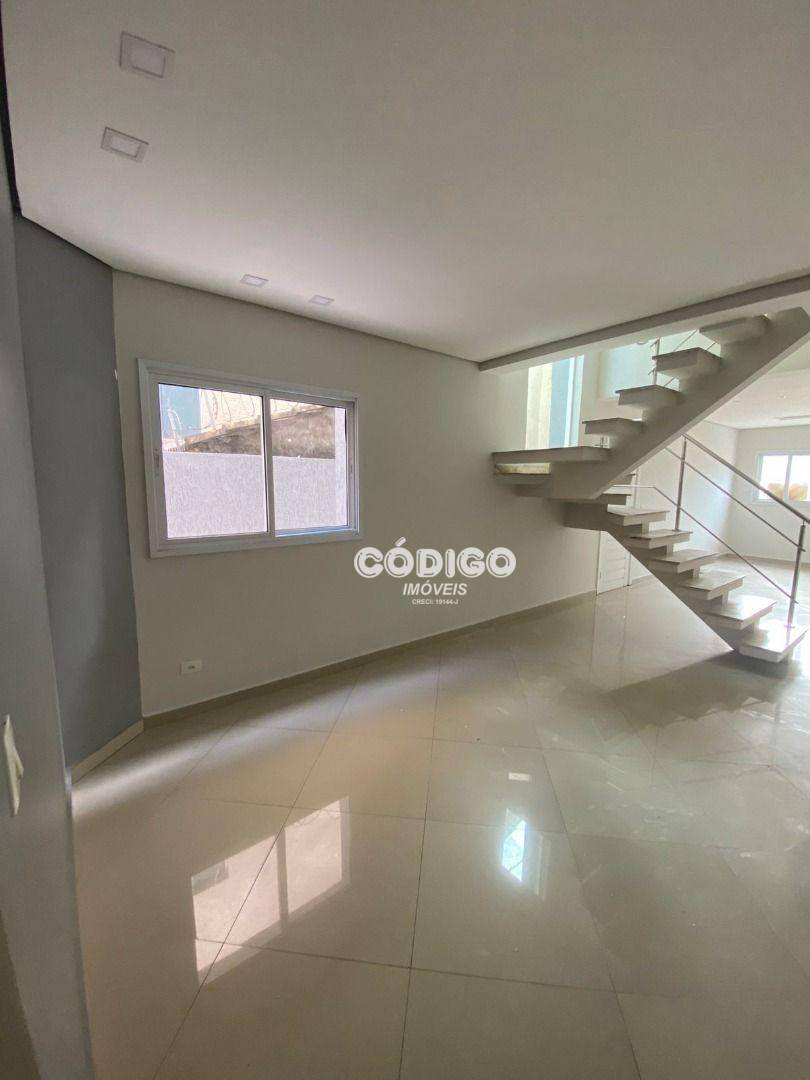 Sobrado para alugar com 3 quartos, 110m² - Foto 4