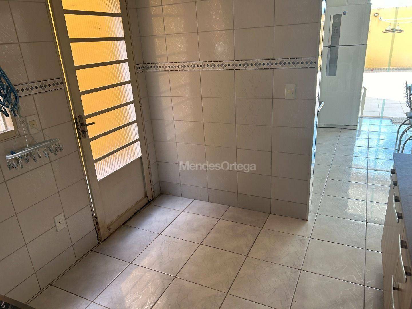 Casa à venda com 4 quartos, 237m² - Foto 36