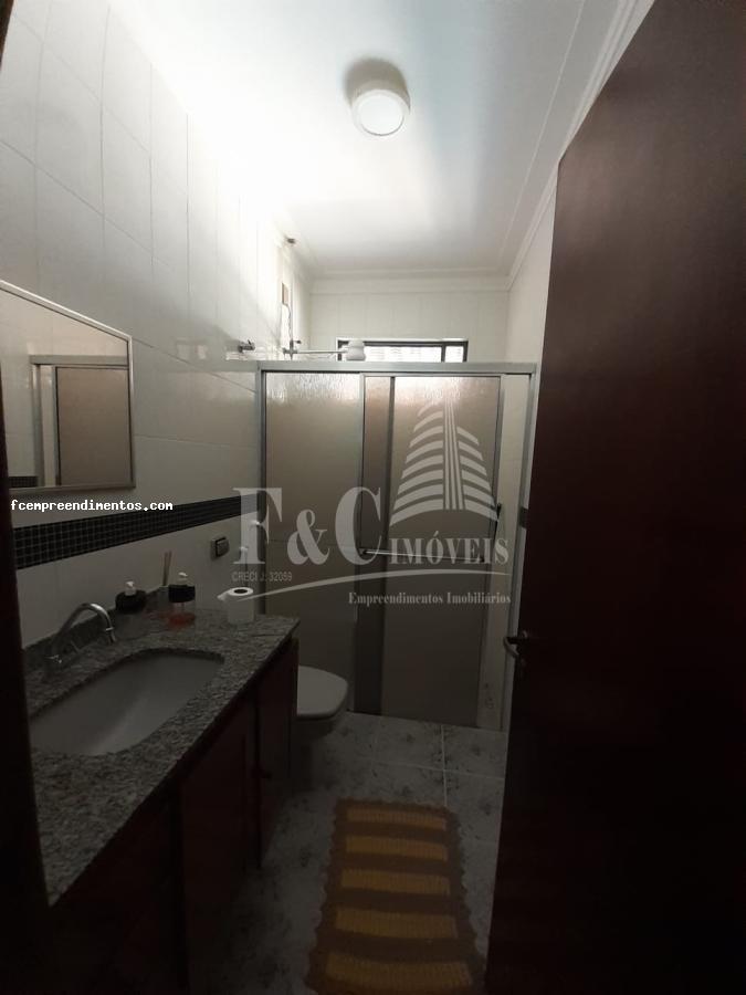 Casa à venda com 3 quartos, 250m² - Foto 4