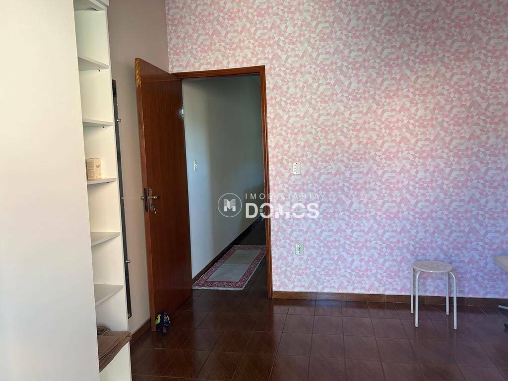 Casa à venda com 4 quartos, 158m² - Foto 34