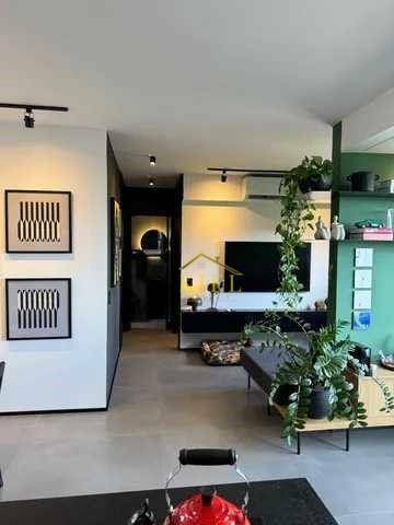 Apartamento à venda com 2 quartos, 70m² - Foto 2