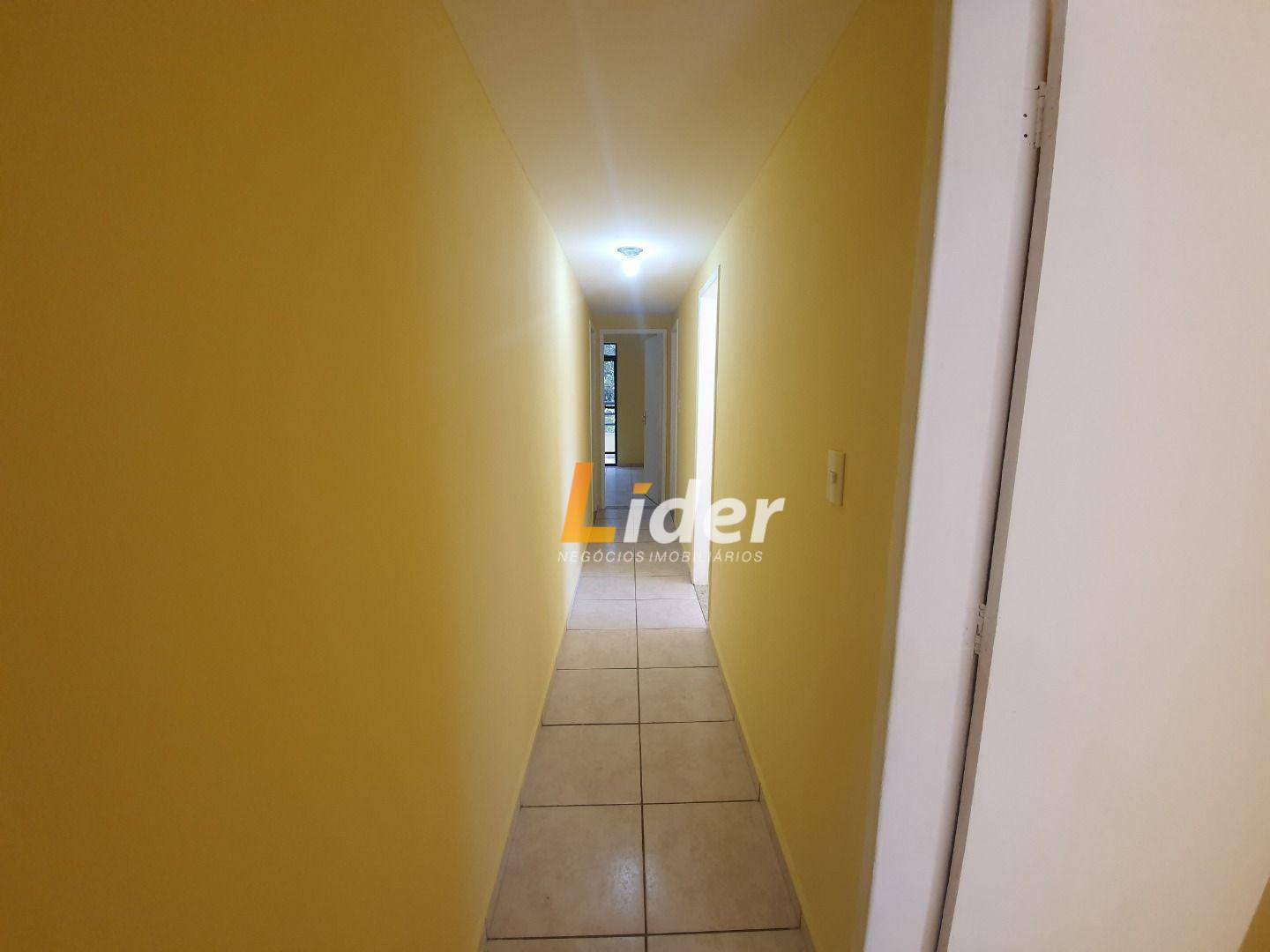 Apartamento para alugar com 3 quartos, 90m² - Foto 4