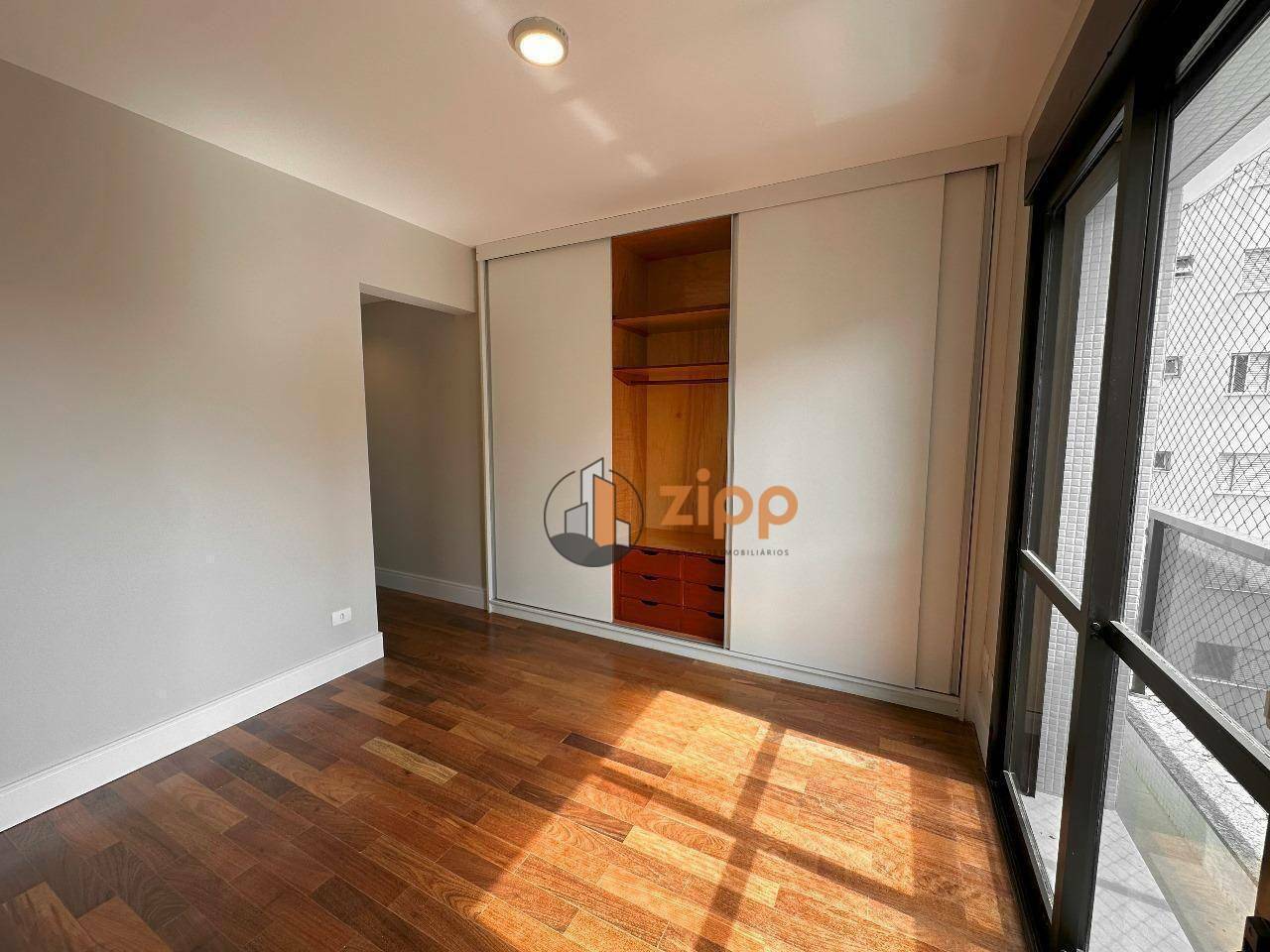 Apartamento à venda com 4 quartos, 195m² - Foto 27