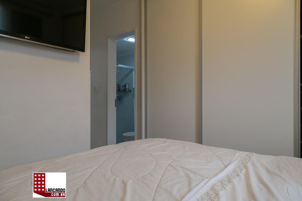 Apartamento à venda com 2 quartos, 70m² - Foto 2