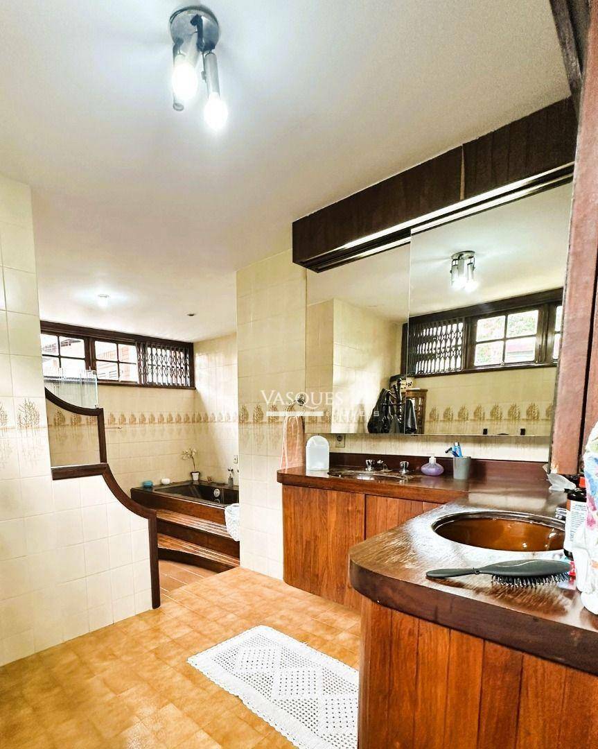 Casa à venda com 9 quartos, 576m² - Foto 24