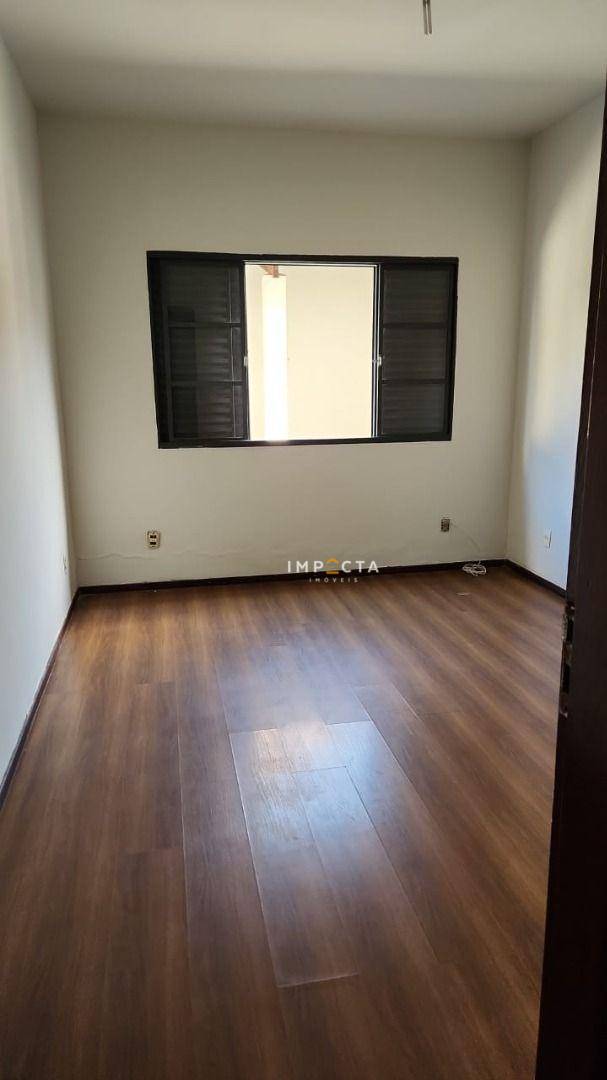 Casa à venda com 4 quartos, 219m² - Foto 14