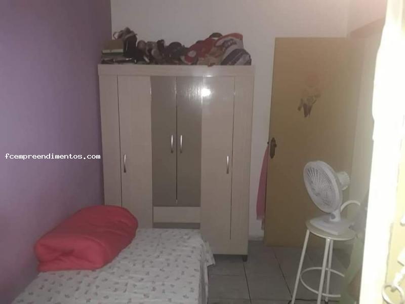 Casa à venda com 3 quartos, 200m² - Foto 3