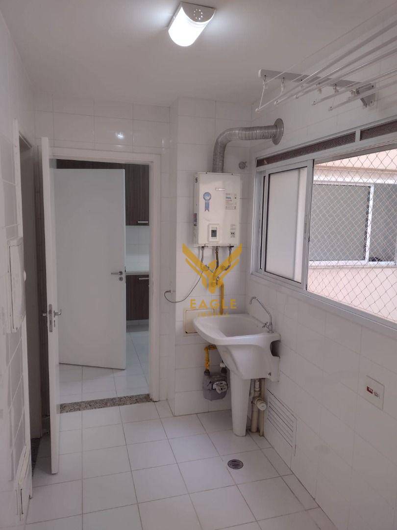 Apartamento para alugar com 3 quartos, 132m² - Foto 17